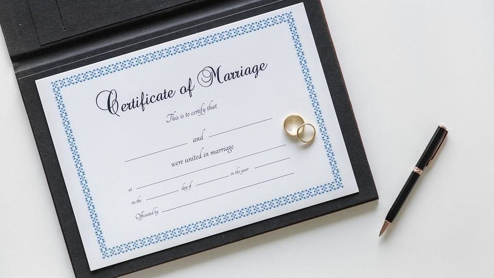 Vestuvės užsienyje: ką reikėtų atlikti dar namuose? dokumentai pasas pasai leidimai rūbai suknelė švarkas batai bateliai kelnės 275 - vilma rapšaitė wedding vestuviu planavimas planuotoja vestuves italijoje organizavimas planuotoja patarimai idejos svente santuoka