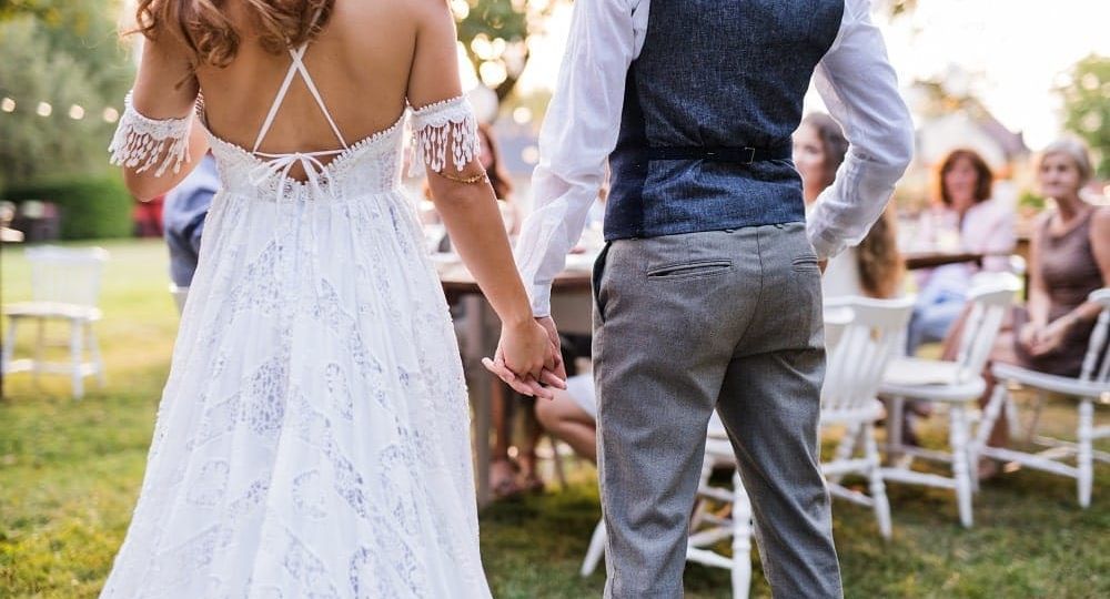 Vestuvių svečio etiketas: nuo pakvietimo iki šventės - vilma rapšaitė wedding vestuviu planavimas planuotoja vestuves italijoje organizavimas planuotoja patarimai idejos svente santuoka-min