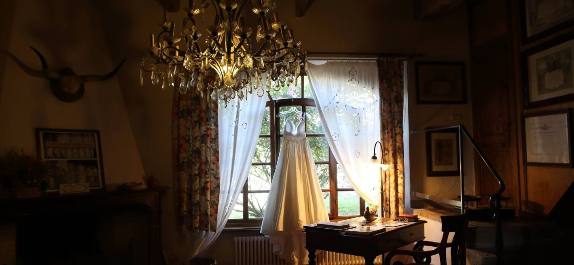 Vestuvinė suknelė kitais metais - raukiniai žėintis audinys apsiaustai crepe stilius Amalafi Como Maggiore ežeras santuokos planavimas vestuvės užsienyje santuoka Italijoje