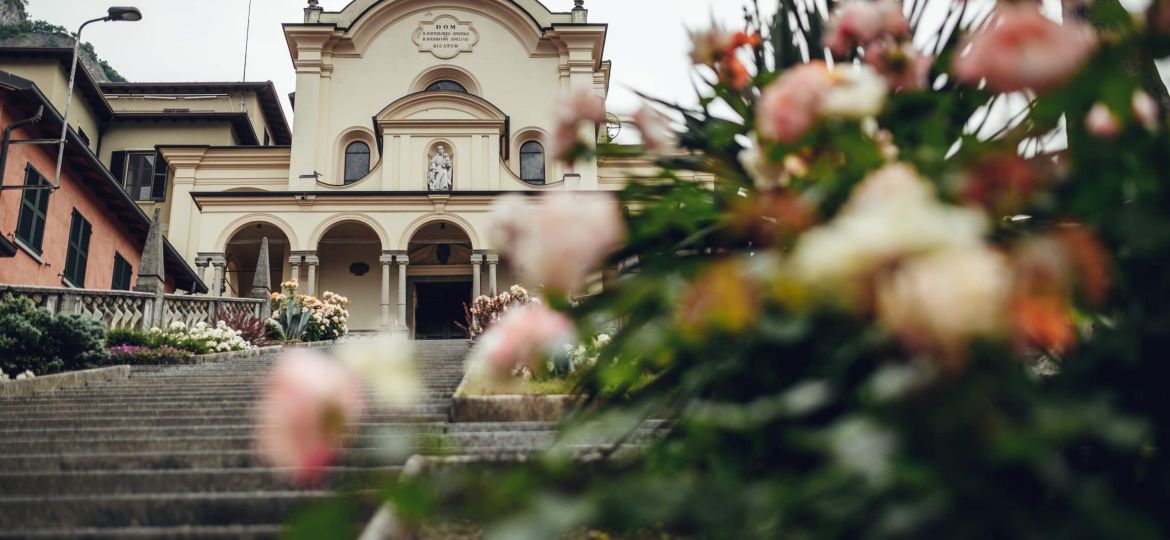 Vilma Wedding & Event Planner _ Vilma Rapšaitė _ vestuvių organizatorė planuotoja koordinatorė 2022 2023 Italijoje _ Komo bažnyčia _ šiaurės Italija