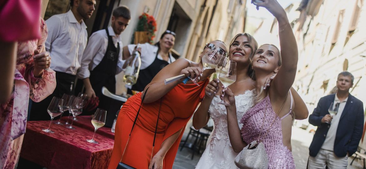 Vilma Wedding & Event Planner _ Vilma Rapšaitė _ vestuvės su svečiais Italijoje _ santuokos planuotoja organizatorė koordinatorė užsienyje _ svečiai (3)